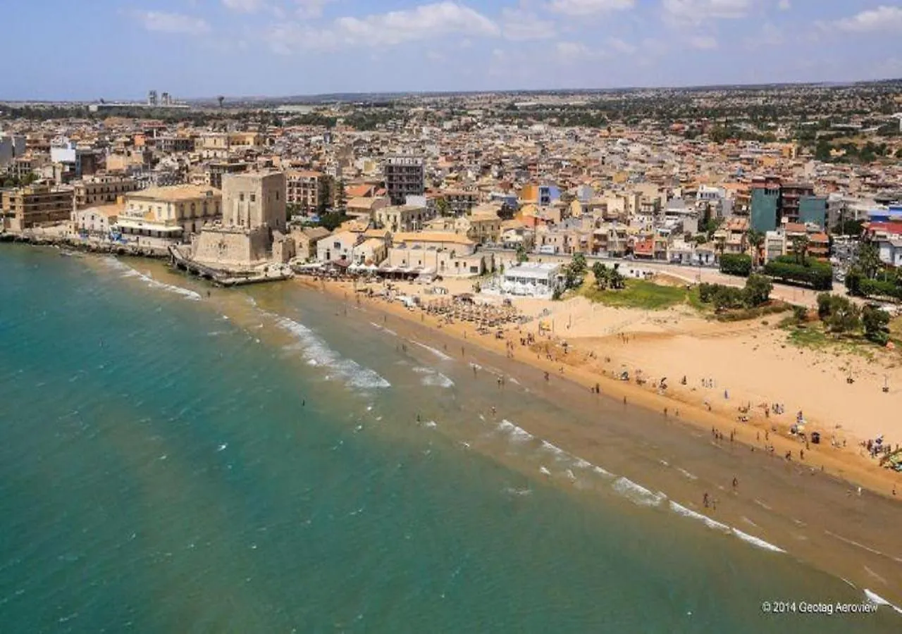 La Palma Casesicule Apartment, In City Center, Beach At 100 Mt 波扎洛 公寓