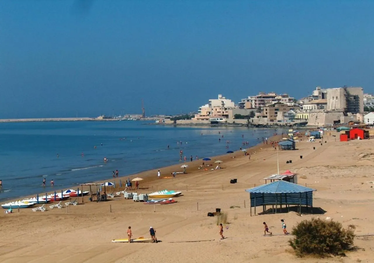 La Palma Casesicule Apartment, In City Center, Beach At 100 Mt 波扎洛